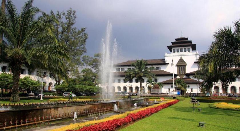 Diemdi Hotel Bandung Bagian luar foto